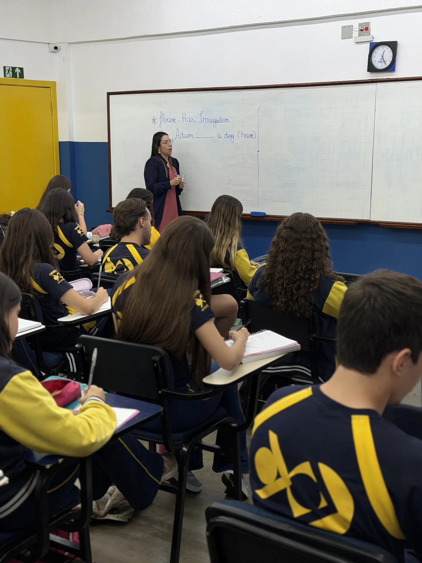 Estudantes do Ensino Médio em aula no Objetivo Uberaba